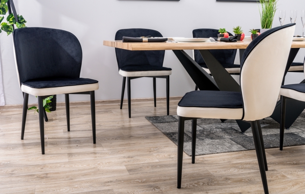 Des chaises pour la restauration ou les hôtels